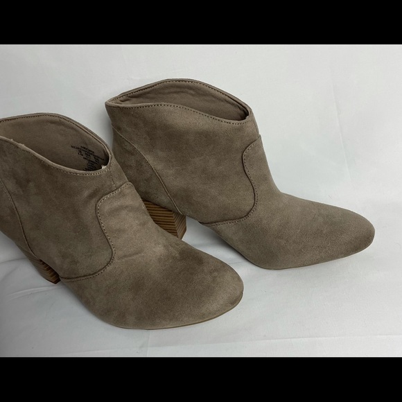 Trend Report Chunky Block High Heel Suede Boot 8.5 - Picture 2 of 12